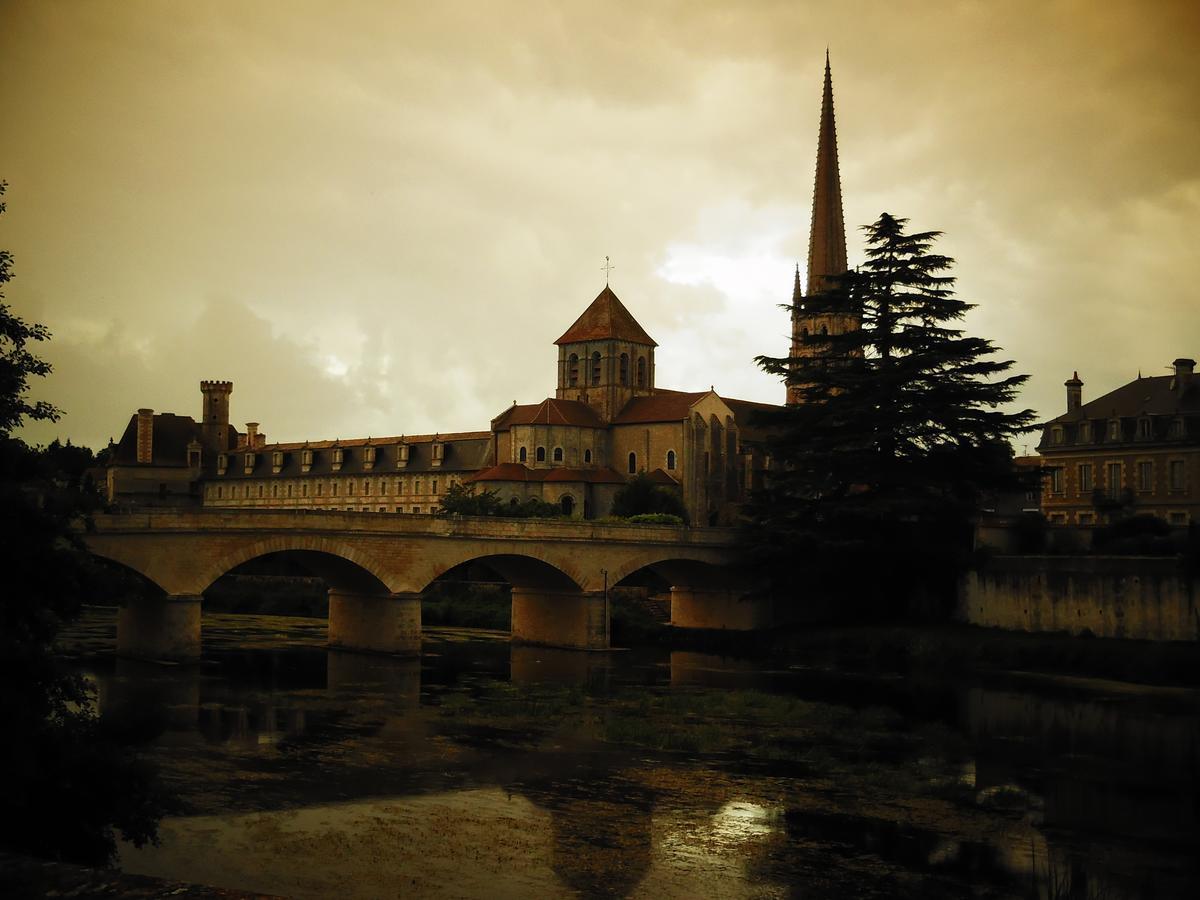 Hotel De L'Abbaye Saint-Savin  Exterior photo